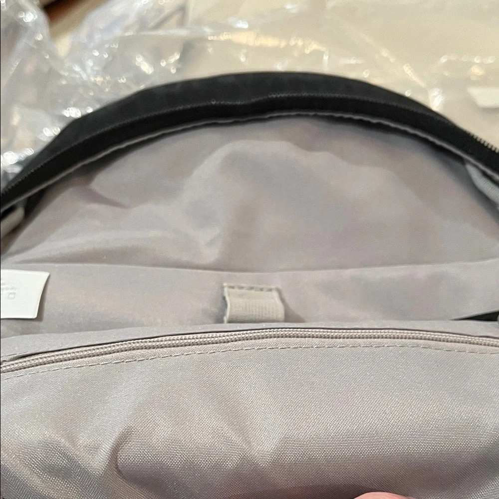 Baggallini Black Cheetah Embossed Naples Convertible Backpack/NWT